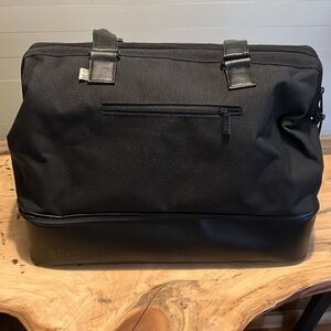 BÉIS | The Convertible Weekender in Black